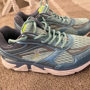 Xelero Sneakers for running walking